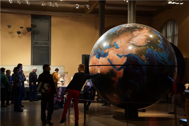 Взятие Берлина. Часть 3. Аква-дом, Улыбка бегемота и Прототип куколок Шильдкрот