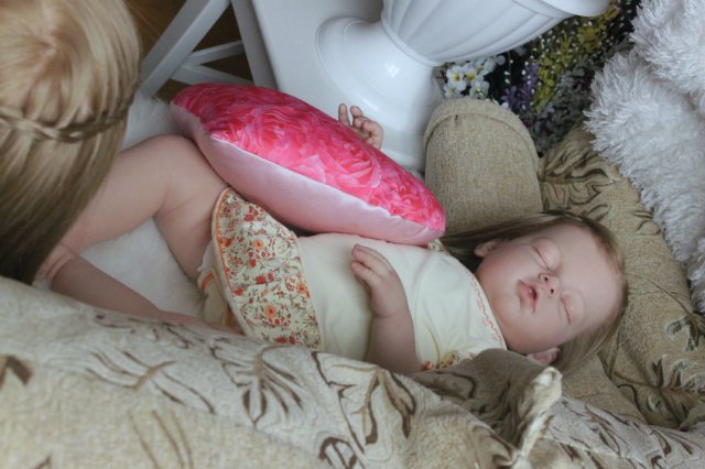 Сестенки Арианночки. Куколки реборн Виктории Вишни (фото 4)