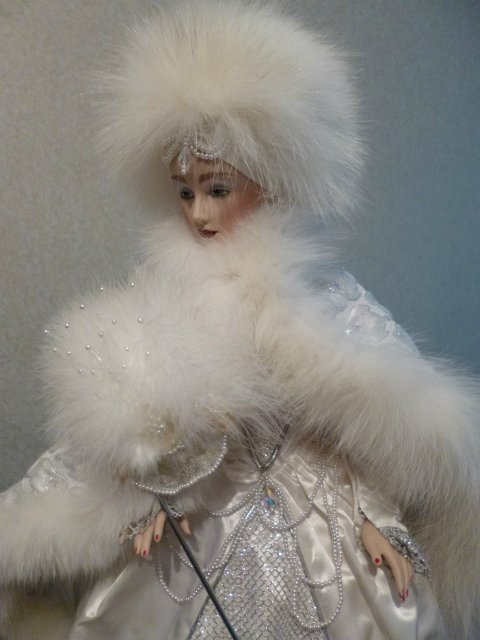 Фарфоровая красота "Снежная Королева" от Franklin Mint (фото 8)