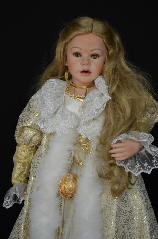 Очаровательная сказочная фарфоровая волшебница