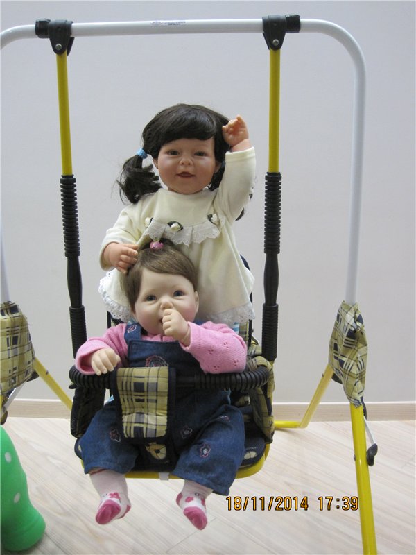 Две сестрёнки. Куклы Lee Middleton Лёля и Катюша