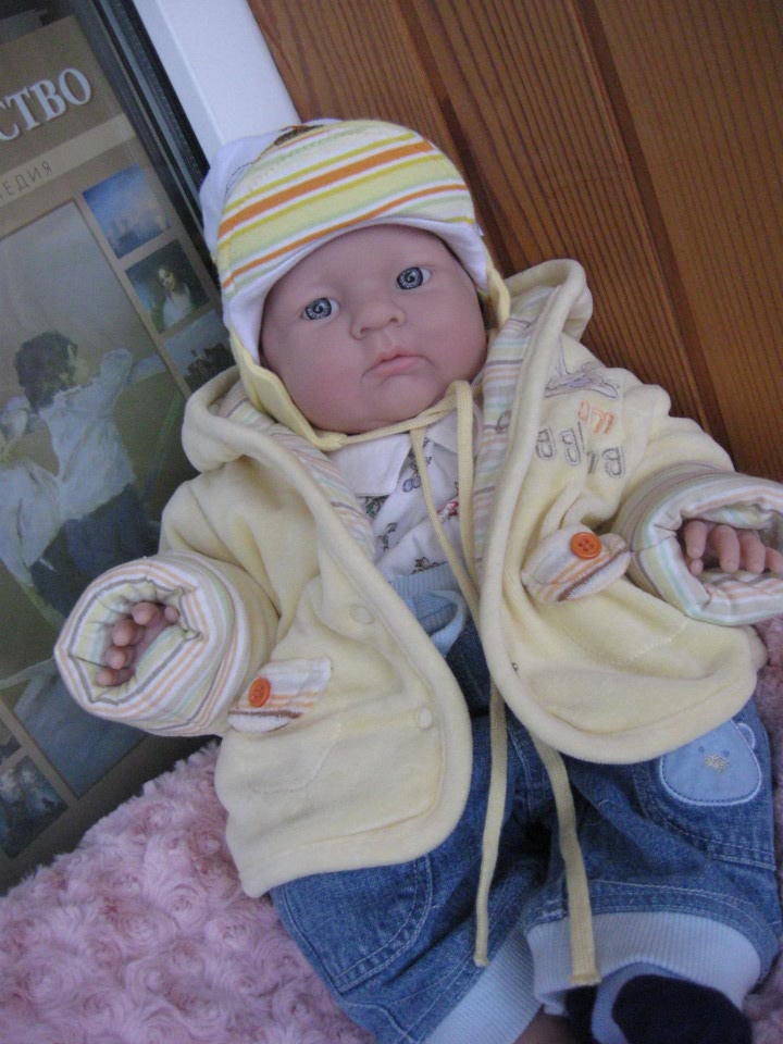 Сборы на прогулку маленькой Евочки (фото 9)