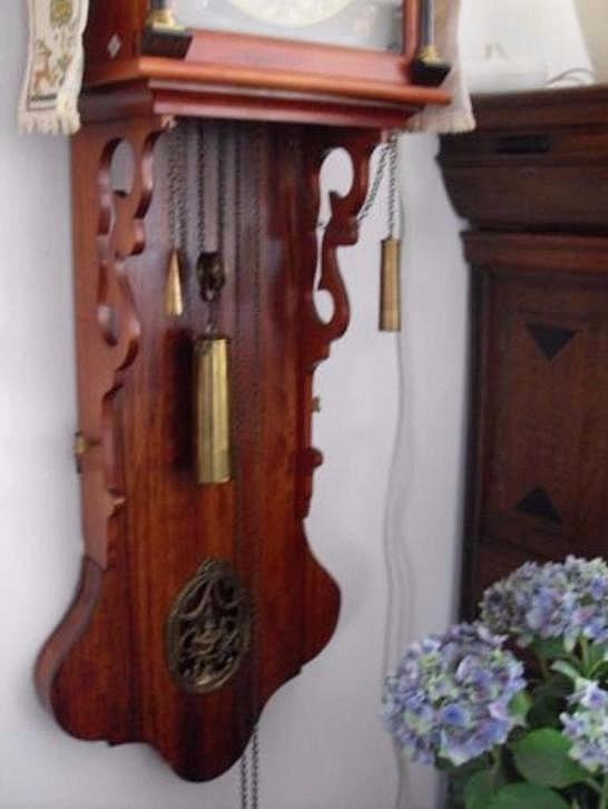 Старинные часы еще идут. Коллекция старинных часов