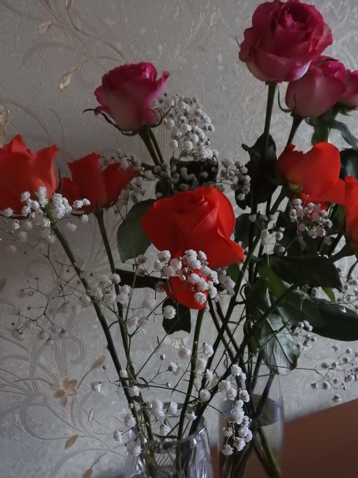 Живые цветы и куклы! С наступающим праздником