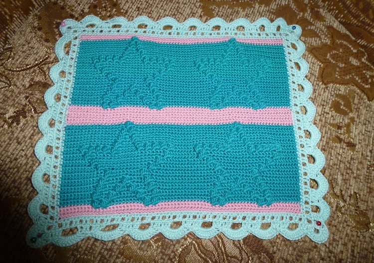 Красивые пледы-одеяльца ручной работы для кукол (фото 5)