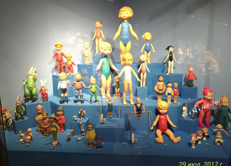 Выставка «Все лучшее – детям. Игрушки 1950–1980 годов из коллекции Сергея Романова». Часть 2