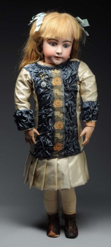 Сборная солянка кукольных нарядов - для вдохновения