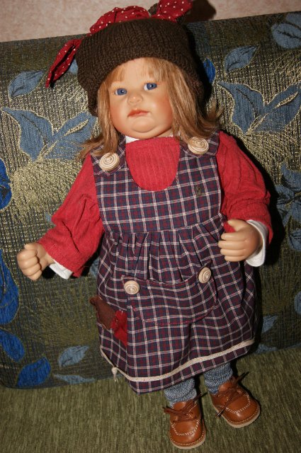 Кто стучится в дверь ко мне с толстой сумкой на ремне