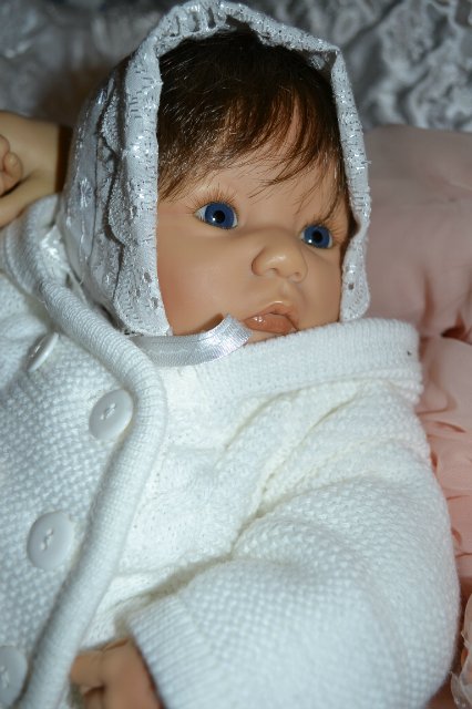 А у Гвэн появилась сестренка (или братик)