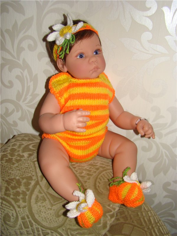 Ярче солнышка.Вязанный костюм для куколки Ли Миддлтон (фото 2)