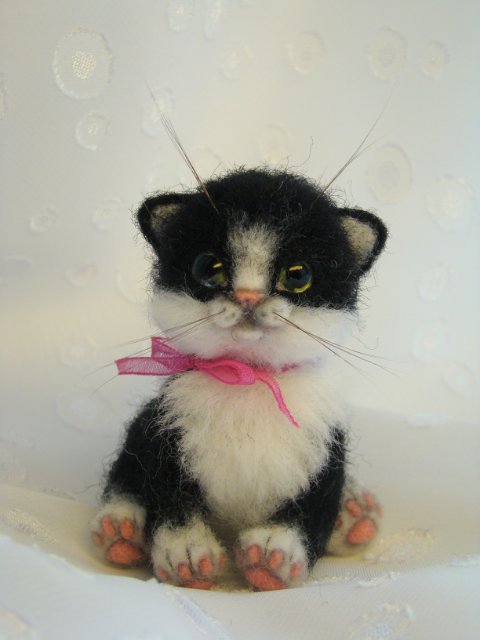 Кот - маленький, но важный. Авторская игрушка валянием из шерсти Ольги Чернухо (фото 4)