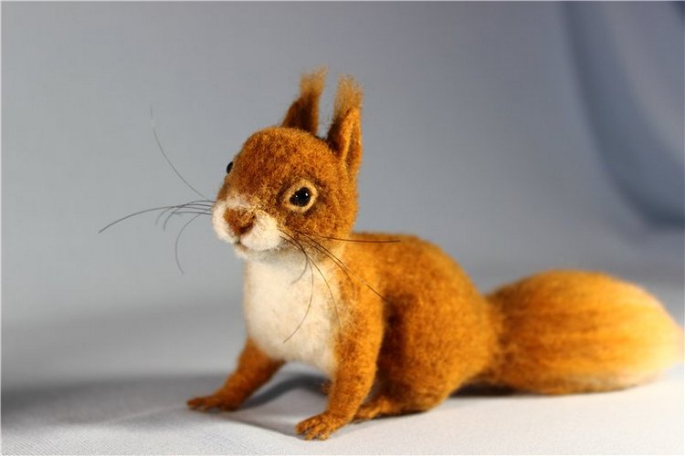 Белочка, которая верила в чудеса. Валяние из шерсти (фото 2)