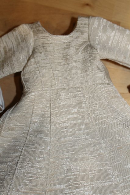 Платье для принцессы - 2 — Одежда и обувь для кукол своими руками: фото