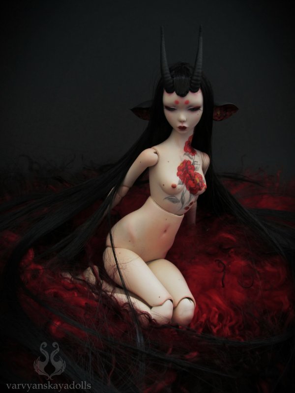 Полиуретановая шарнирная кукла Цубаки (Камелия) (фото 3)