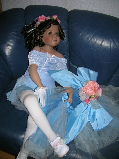 Голубая танцовщица или Магия балета. Фарфоровая коллекционная кукла от Донны Руберт