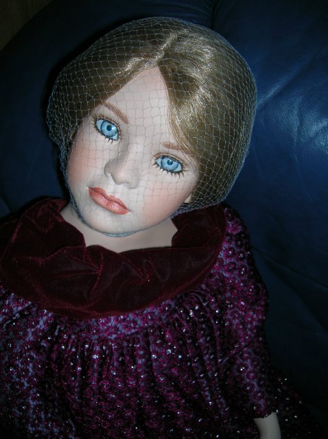 Призрак Анны Болейн или Спасение Дезире. Ремонт разбитой фарфоровой куклы Angela McNeely от Ruby Doll