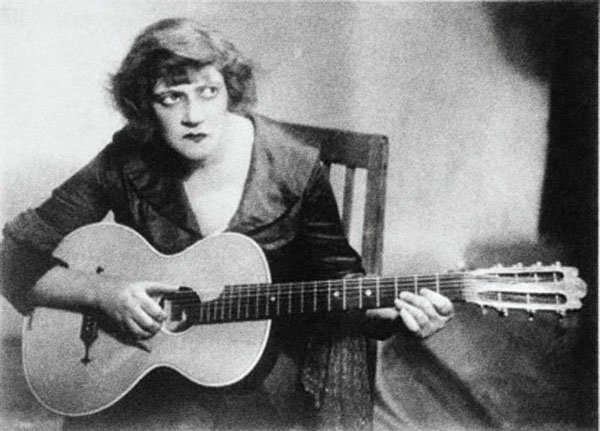 «Красота страшная сила!» Портретные куклы Фаины Раневской, выполненные разными авторами