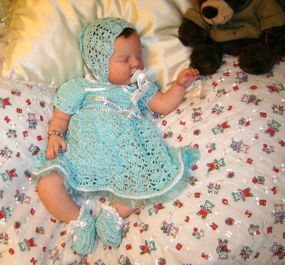 В ожидание весны.Кукольные наряды моих девочек