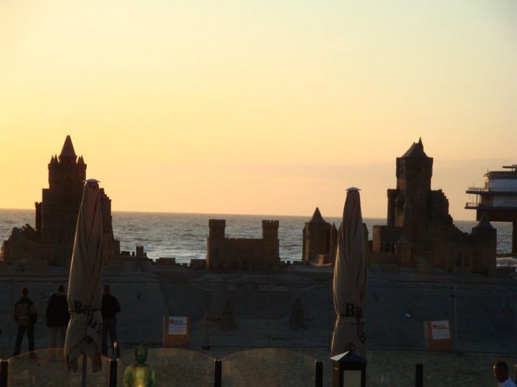 Замки из песка. Путешествие по Схевенингену (Scheveningen, Holland) (фото 2)