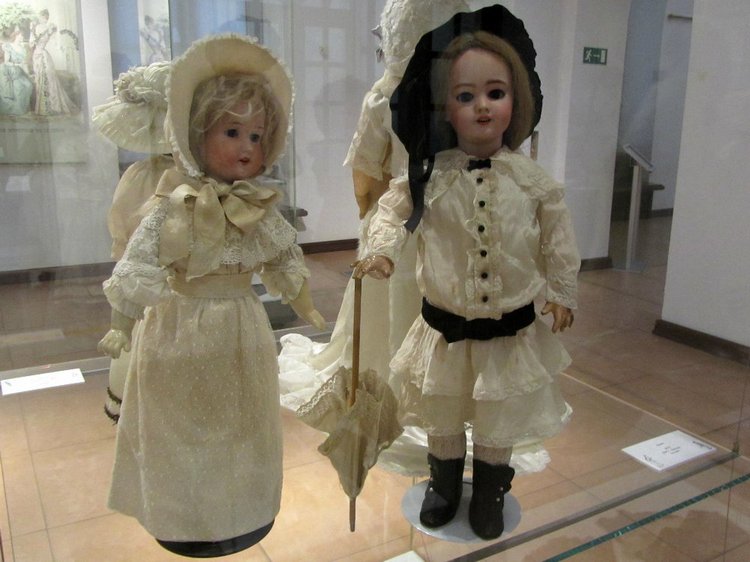 «Мода по-взрослому. Истории из кукольного гардероба» - выставка в Музее-заповеднике «Царицыно» - продолжение - 6-ой зал.