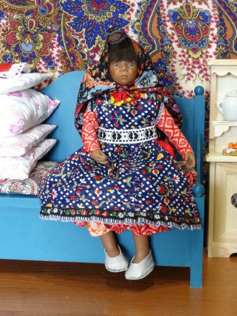 Любимые малышки-химочки в уральских костюмах