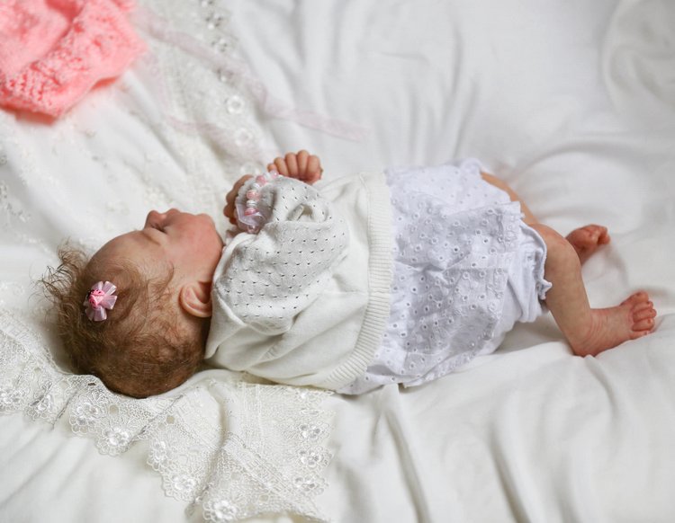 Маленькая кукла реборн Лия из молда ТиныКеви (фото 9)