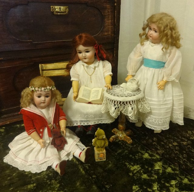 Энн озорная, забавная, любознательная малышка