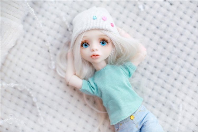 Много фотографий шарнирных кукол