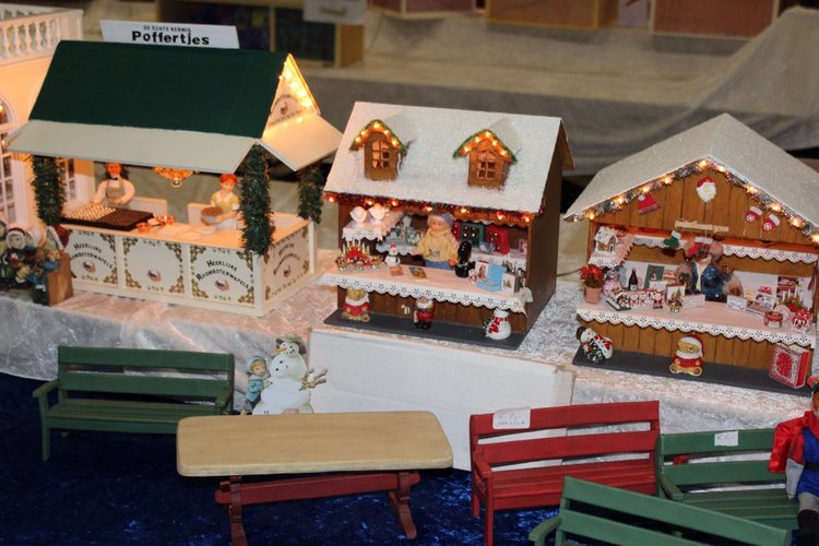 Все на выставку! Кукольные домики и миниатюра