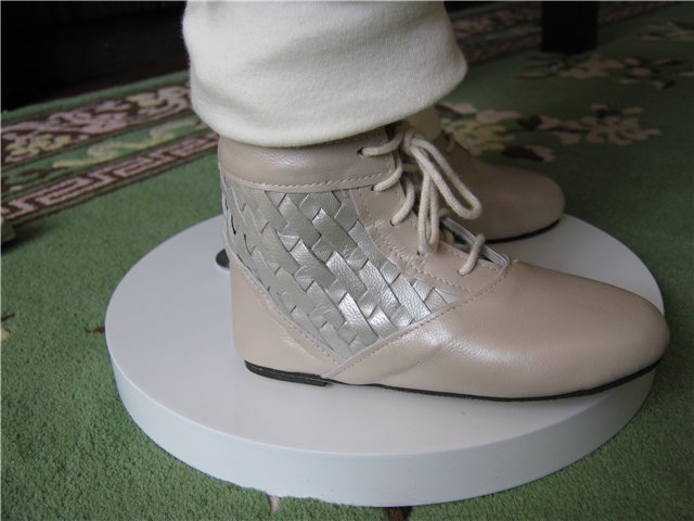 "Какая прелесть!" - Люсиль от Нildegard Gunzel из коллекции Edition in Resin 2010 года