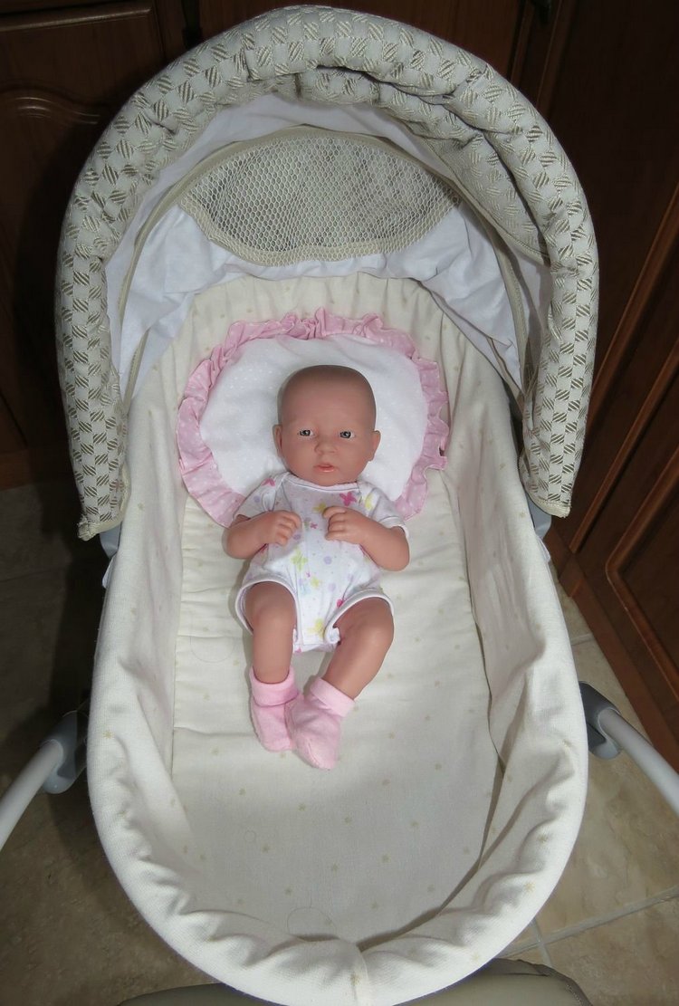 Выбор коляски для игровой куклы