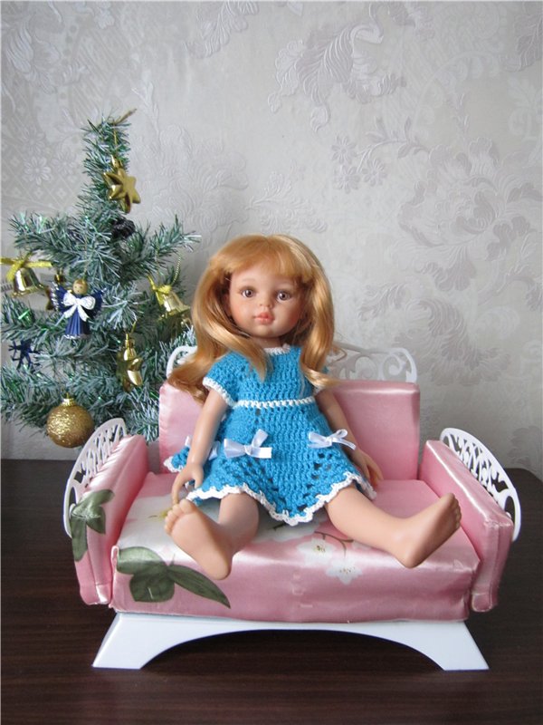 Подарок своими руками. Диванчик для кукол