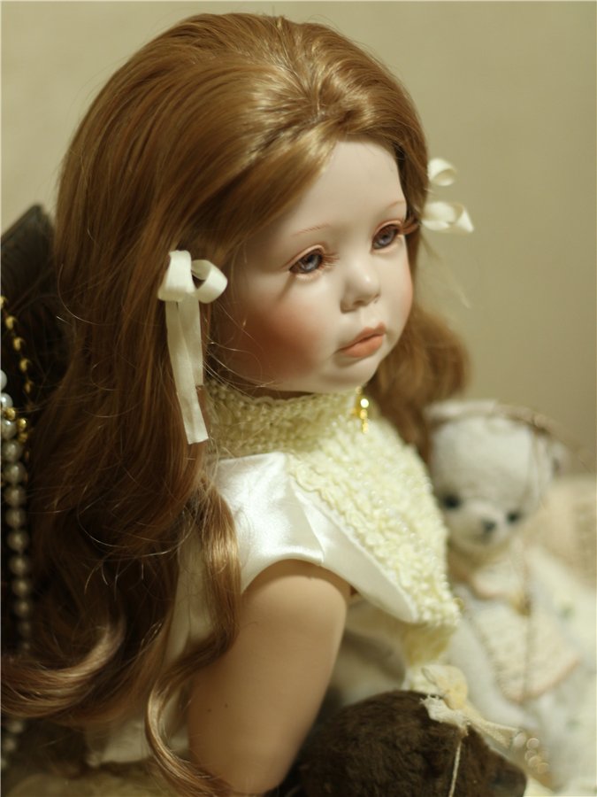 Девочка другой эпохи - милый ангел редчайшей красоты