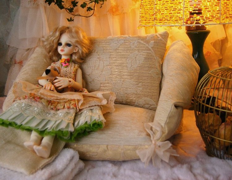 Очень мягкая мебель для кукольного интерьера. Уютная фотосессия с продолжением