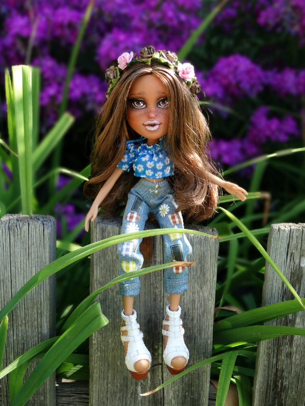 Мои девочки (перерисованные Братц 2015) вышли на улицу