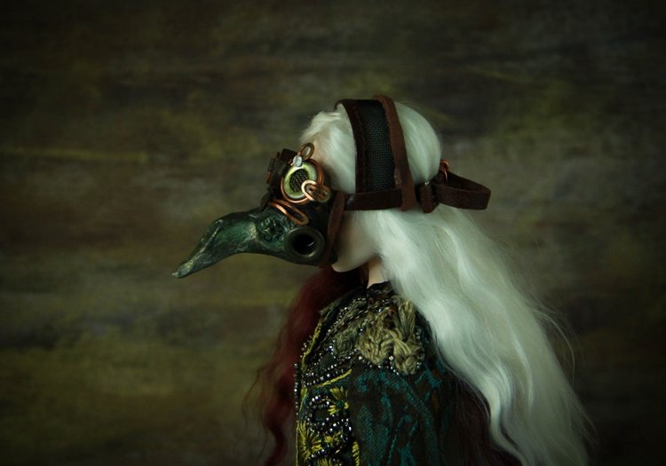 Фарфоровая кукла Plague doctor. Appoliona. Чумной доктор. Апполиона