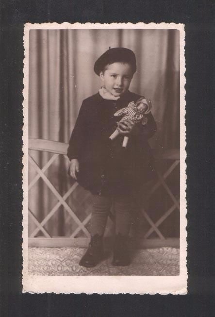 Cтаринные фотографии девочек с куклами