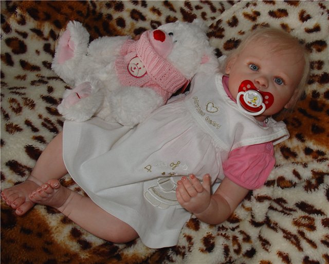 Моя царевна-несмеяна. Малышка-реборн из молда Gracie от Anne Timmerman | Бэйбики Моя царевна-несмеяна. Малышка-реборн из молда Gracie от Anne Timmerman (фото 5)