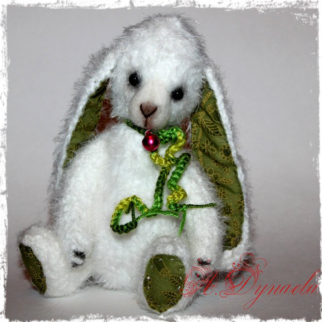 Зай - игрушка вязанная крючком