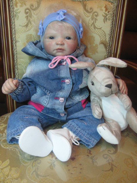 Мои малышки и их красивые няньки