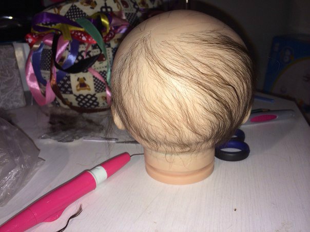 Как сделать лысой кукле прическу