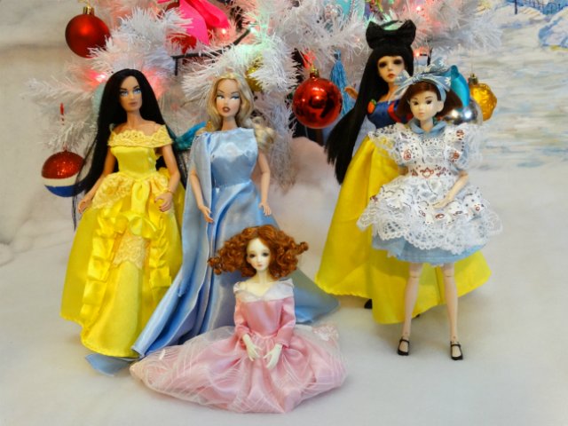 Новогодний бал принцесс — Одежда и обувь для кукол своими руками: фото