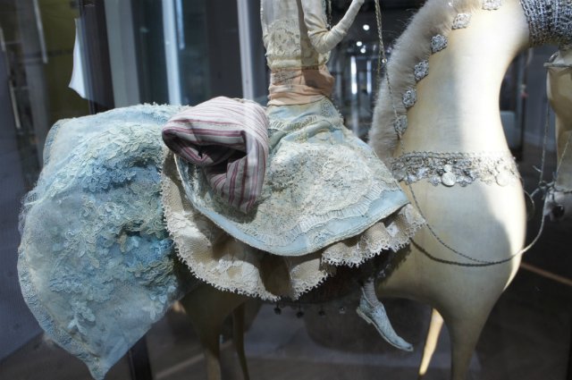 Выставка кукол по эскизам главного художника фильма "Монгол" - Даши Намдакова