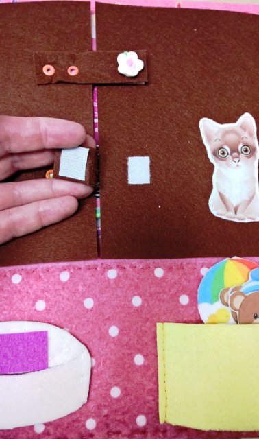 Кукла под подушкой, мамина любовь и кукольный домик-книжка для куклы из фетра | Бэйбики Кукла под подушкой, мамина любовь и кукольный домик-книжка для куклы из фетра