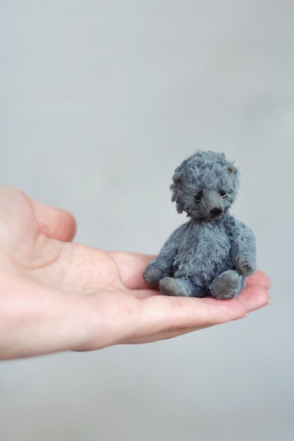 Миниатюрный мишка Дождик. Авторская игрушка ручной работы Татьяны Матляк (фото 9)