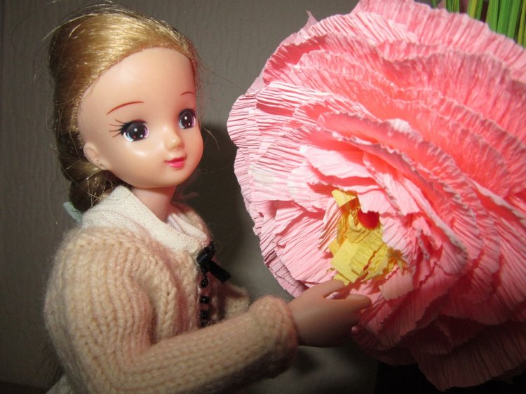 И вновь Хелена посещает логопедический кабинет... а заодно и рассматривает садик