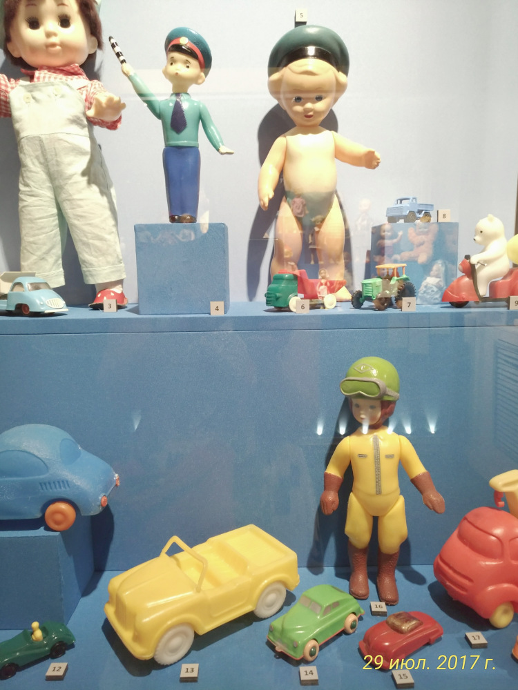 Выставка «Все лучшее – детям. Игрушки 1950–1980 годов из коллекции Сергея Романова». Часть 2