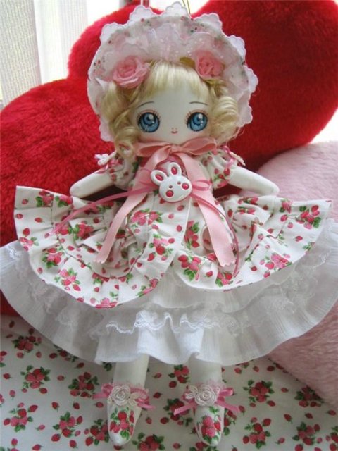 Кукольник, кукольник, чёрная душа, Что ты делаешь с бедною куклой