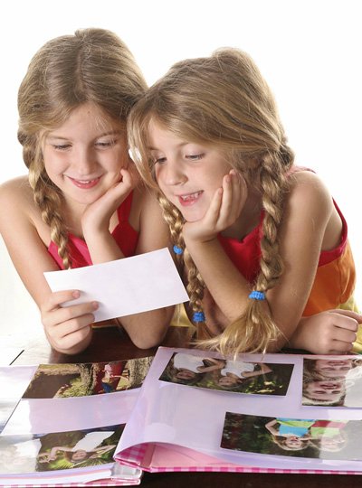 "Но как же вы могли так раздвоиться? Две половинки яблока различней." Близнецы от Кристин Оранж