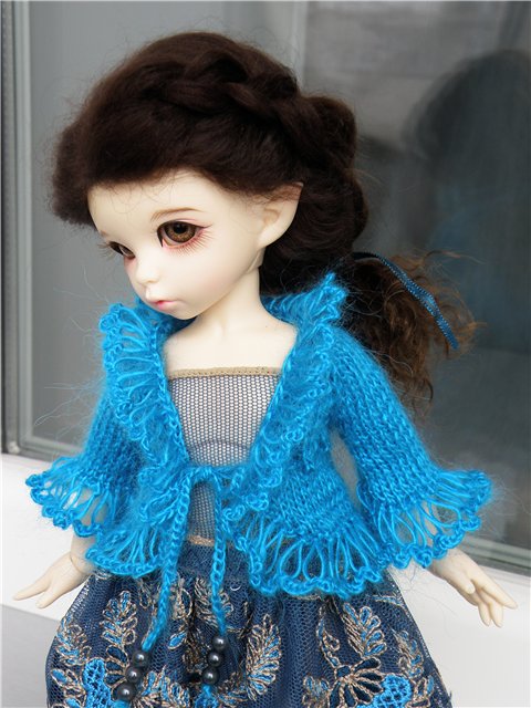 И нет нам покоя ни ночью ни днем, всё вяжем и шьём